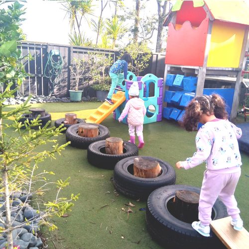headstart-childcare-auckland-outdoor-play-10